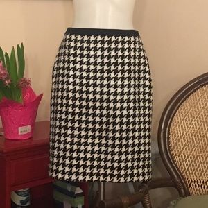 2/$12.  Houndstooth Skirt - Perfect for Bama Fans